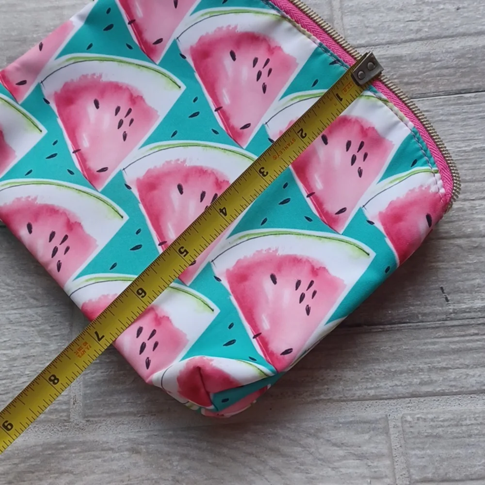 Kestrel cosmetic bag
